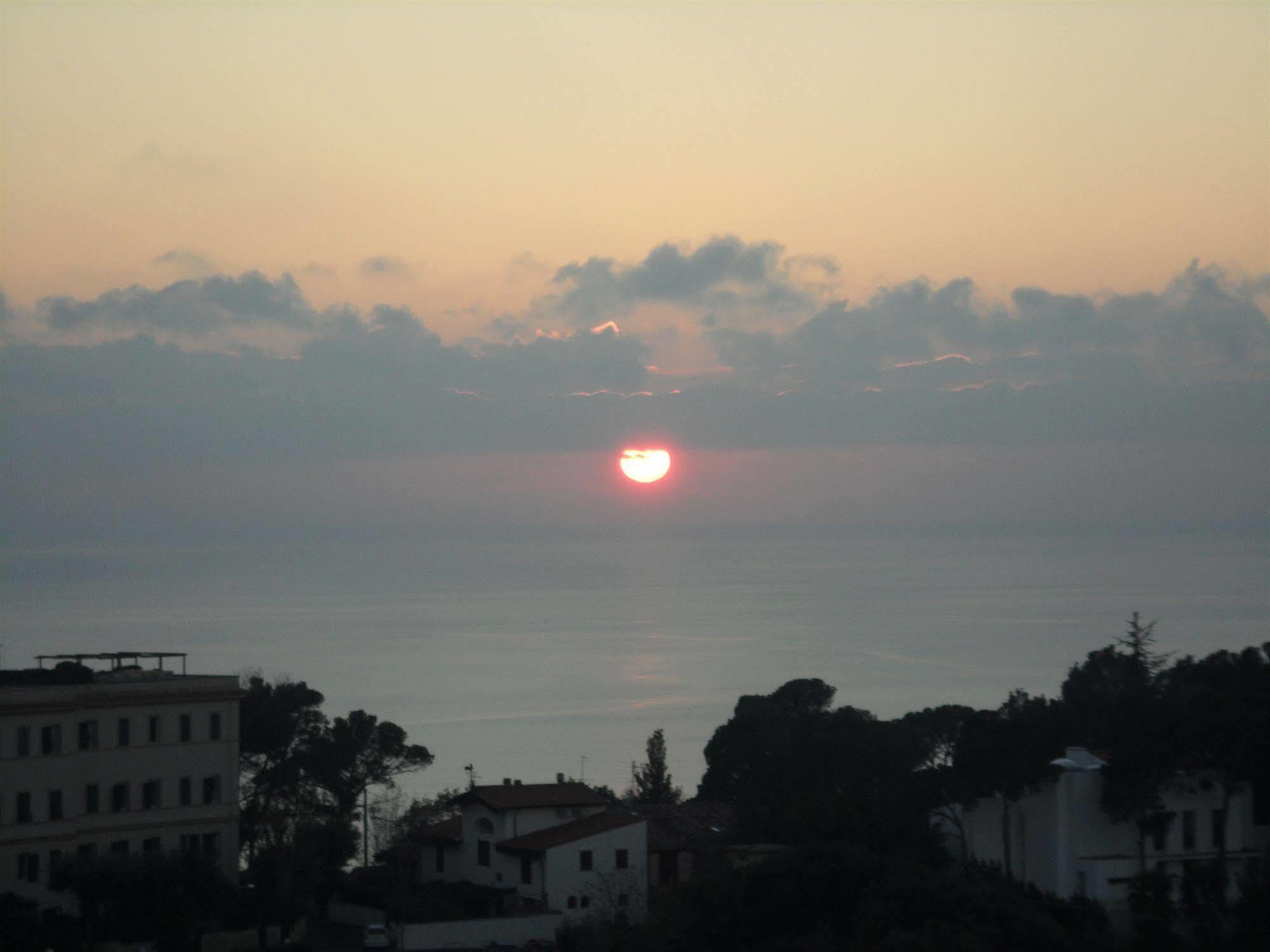 Hotel La Vedetta Livorno Buitenkant foto